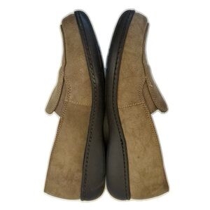 Hush Puppies Shoes 3 for 15 SALE CLEARANCE Tan Suede Loafers Size 6